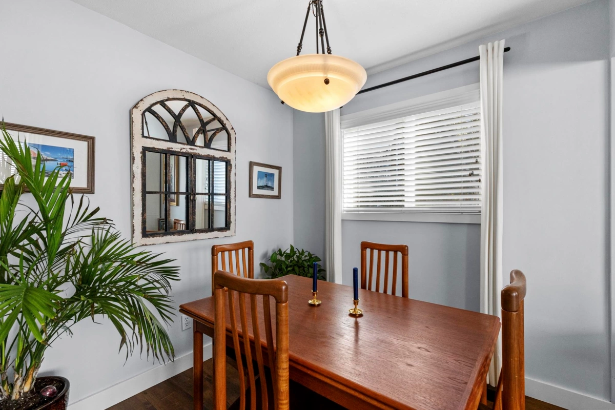 Guest Bathroom Photo of 33469 5 Avenue, Mission, BC