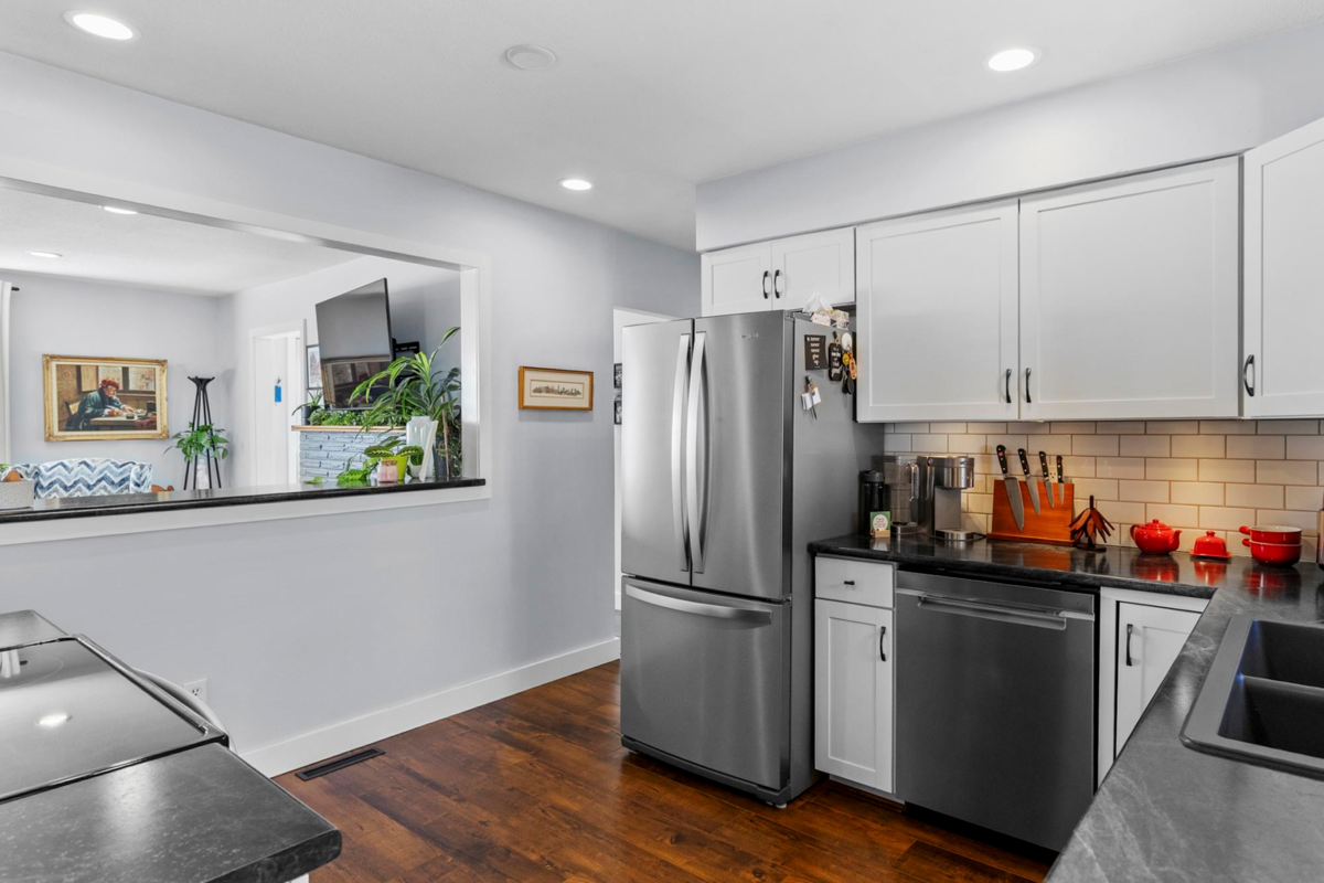 Hallway Photo of 33469 5 Avenue, Mission, BC