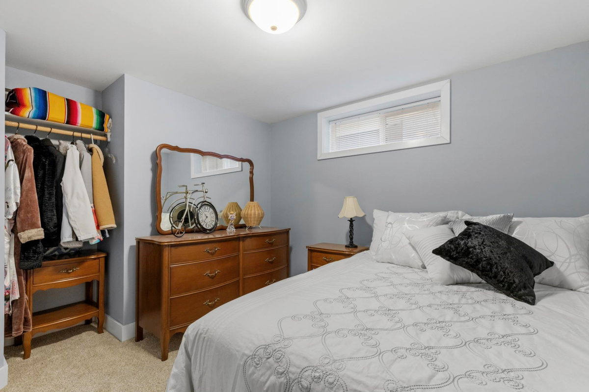 Swimming Pool Photo of 33469 5 Avenue, Mission, BC