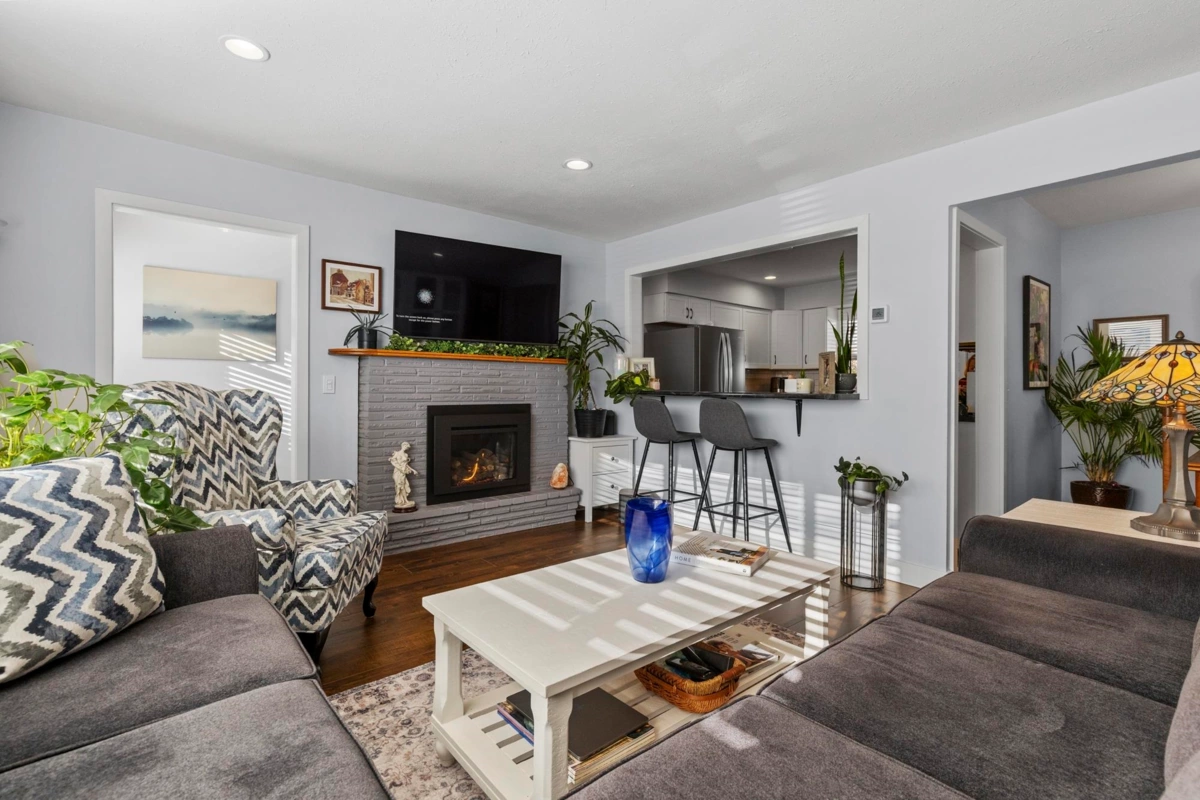 Walk-In Closet Photo of 33469 5 Avenue, Mission, BC