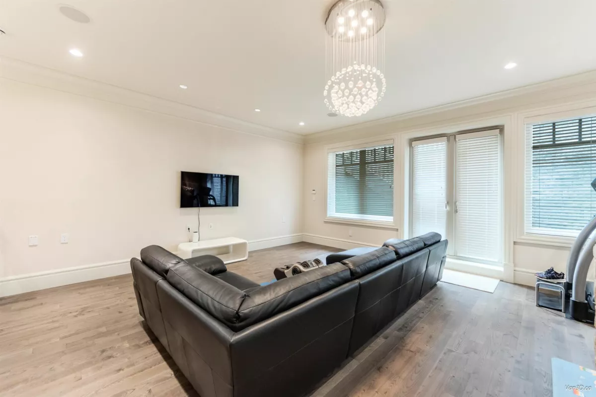 Front Yard Photo of 1192 W 39th Avenue, Vancouver, BC