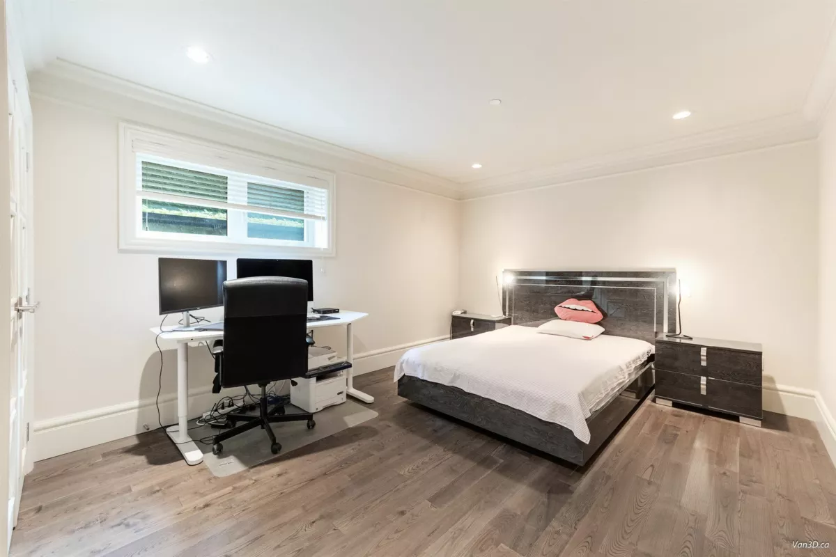 Hot Tub / Spa Photo of 1192 W 39th Avenue, Vancouver, BC