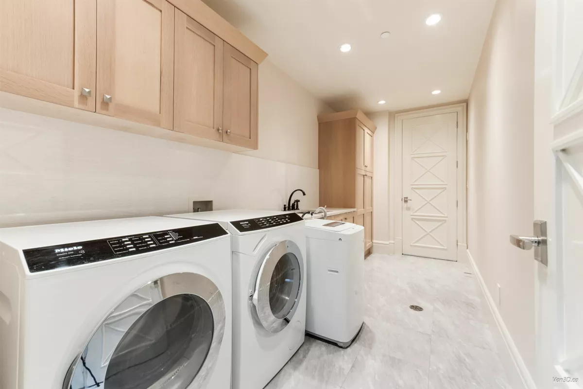 Neighborhood Park Photo Near 1192 W 39th Avenue, Vancouver, BC