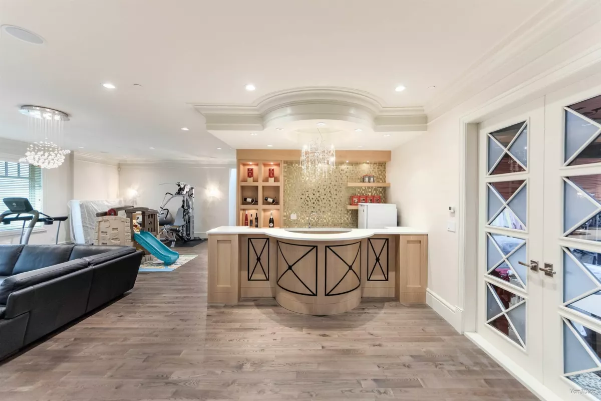 Swimming Pool Photo of 1192 W 39th Avenue, Vancouver, BC