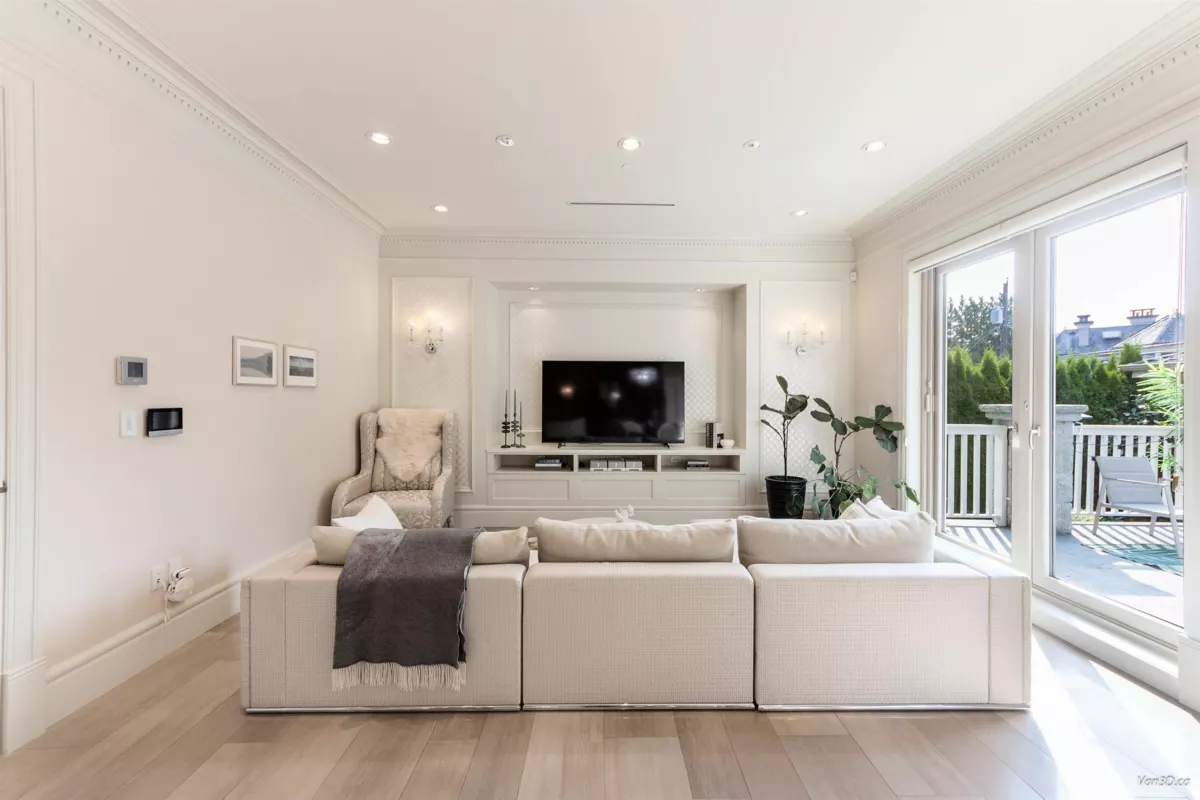 Walk-In Closet Photo of 1192 W 39th Avenue, Vancouver, BC