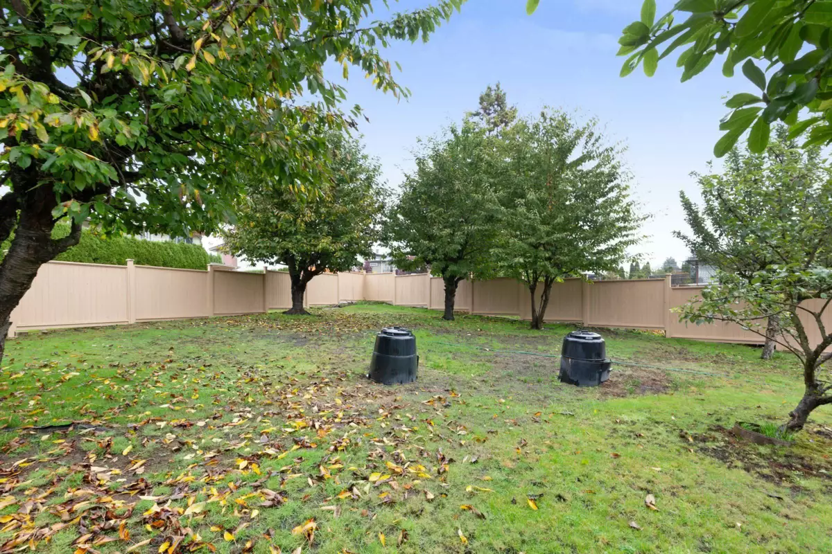 Loft / Bonus Room Photo of 6905 Broadway, Burnaby, BC