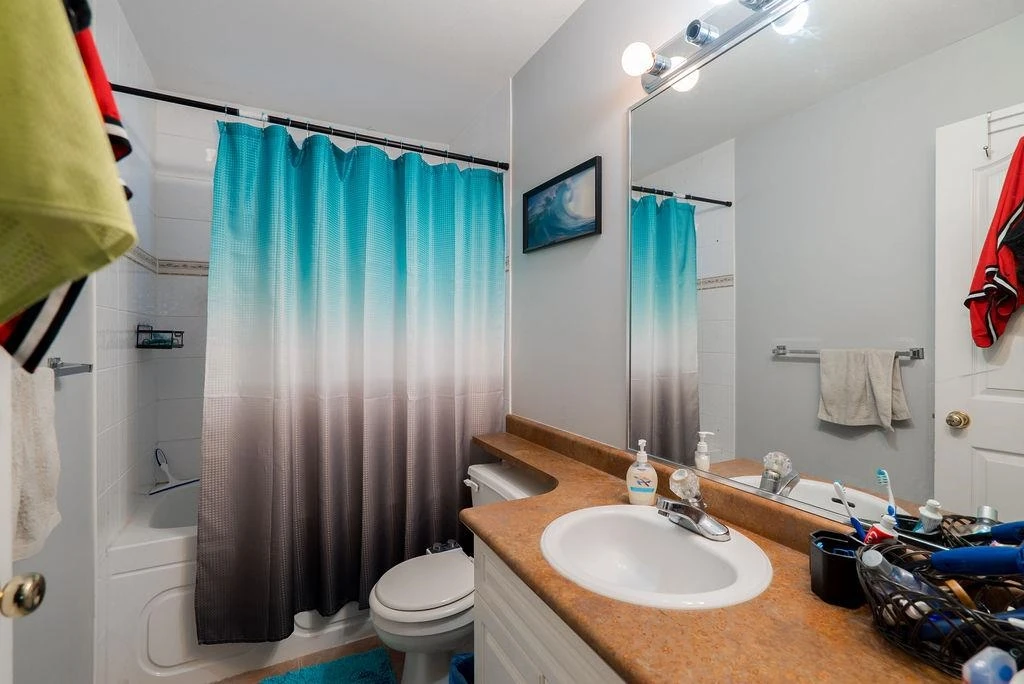 Mudroom Photo of 12560 64 Avenue, Surrey, BC