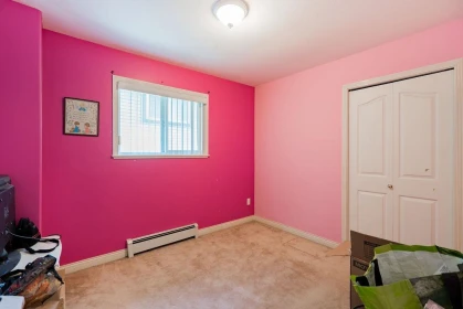 Entry Foyer Photo of 12560 64 Avenue, Surrey, BC