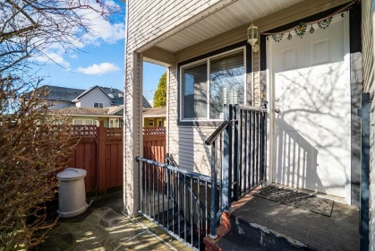Powder Room Photo of 12560 64 Avenue, Surrey, BC