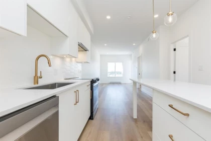 Kitchen Island Photo of 404 20286 72b Avenue, Langley, BC