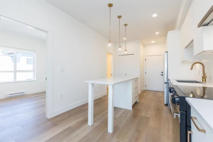 Walk-In Closet Photo of 404 20286 72b Avenue, Langley, BC