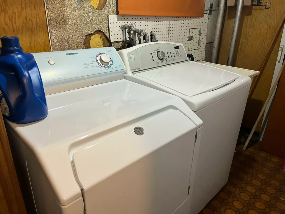 Powder Room Photo of 4042 Nootka Street, Vancouver, BC