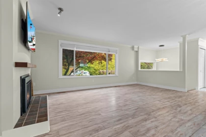 Kitchen Photo of 13950 Blackburn Avenue, White Rock, BC