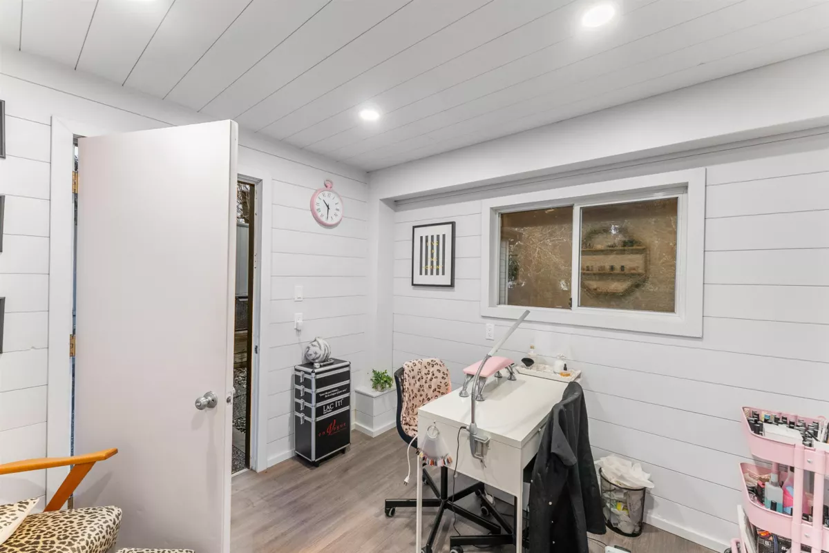 Basement Recreation Room Photo of 5912 190a Street, Surrey, BC