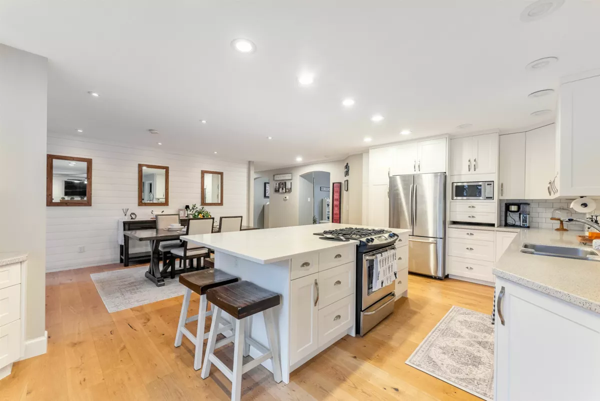 Breakfast Nook Photo of 5912 190a Street, Surrey, BC