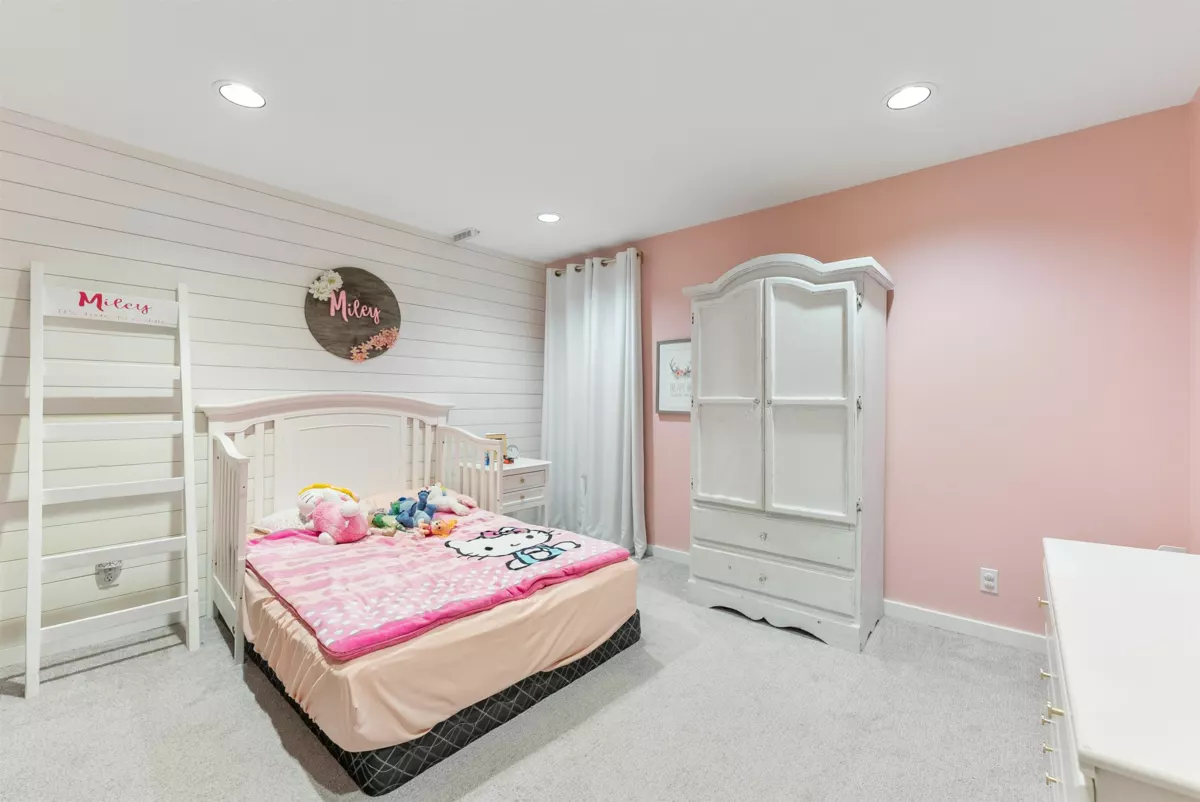 Front Yard Photo of 5912 190a Street, Surrey, BC