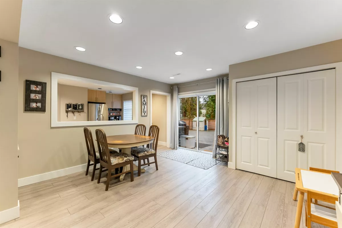 Hallway Photo of 5912 190a Street, Surrey, BC