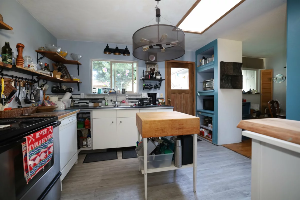 Kitchen Photo of 177 Pratt Road, Gibsons, BC