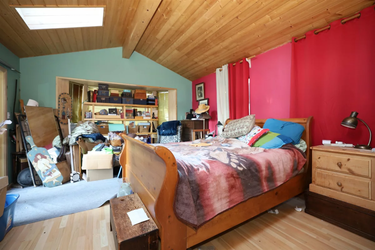 Primary Bathroom Photo of 177 Pratt Road, Gibsons, BC