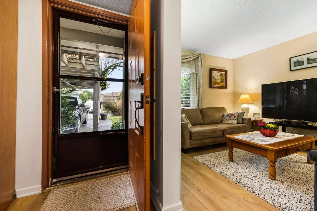 Dining Area Photo of 6907 134a Street, Surrey, BC