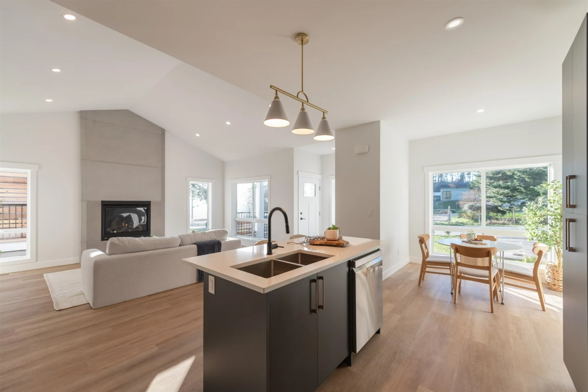 Primary Bathroom Photo of 5416 Mills Road, Sechelt, BC