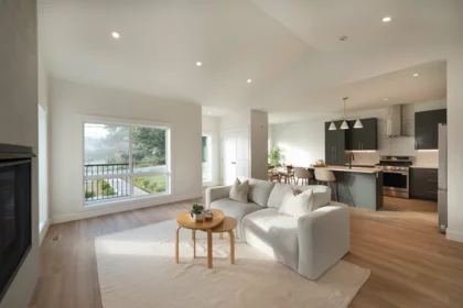 5416 Mills Road, Sechelt, BC, Sechelt District — 3 bed single family residence for sale