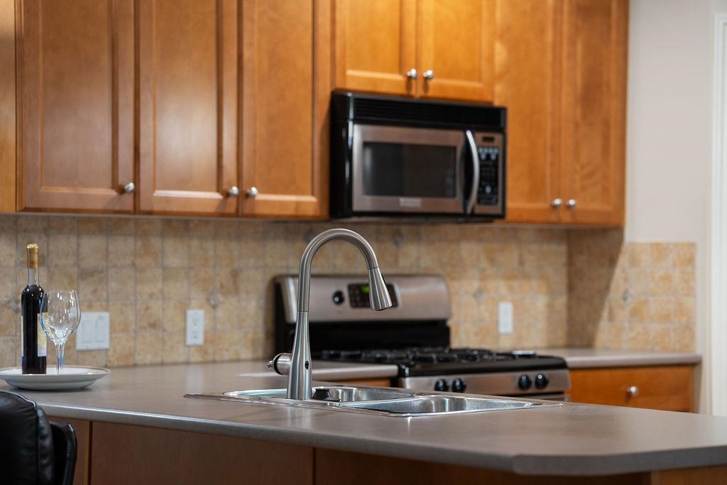 Kitchen Island Photo of 12300 Buchanan Street, Richmond, BC