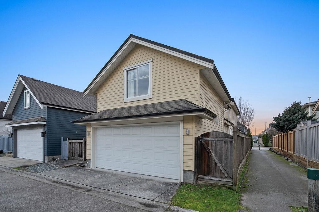 Swimming Pool Photo of 12300 Buchanan Street, Richmond, BC