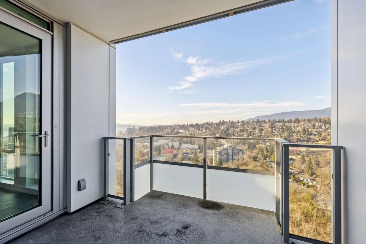 Dining Area Photo of 3006 1500 Fern Street, North Vancouver, BC