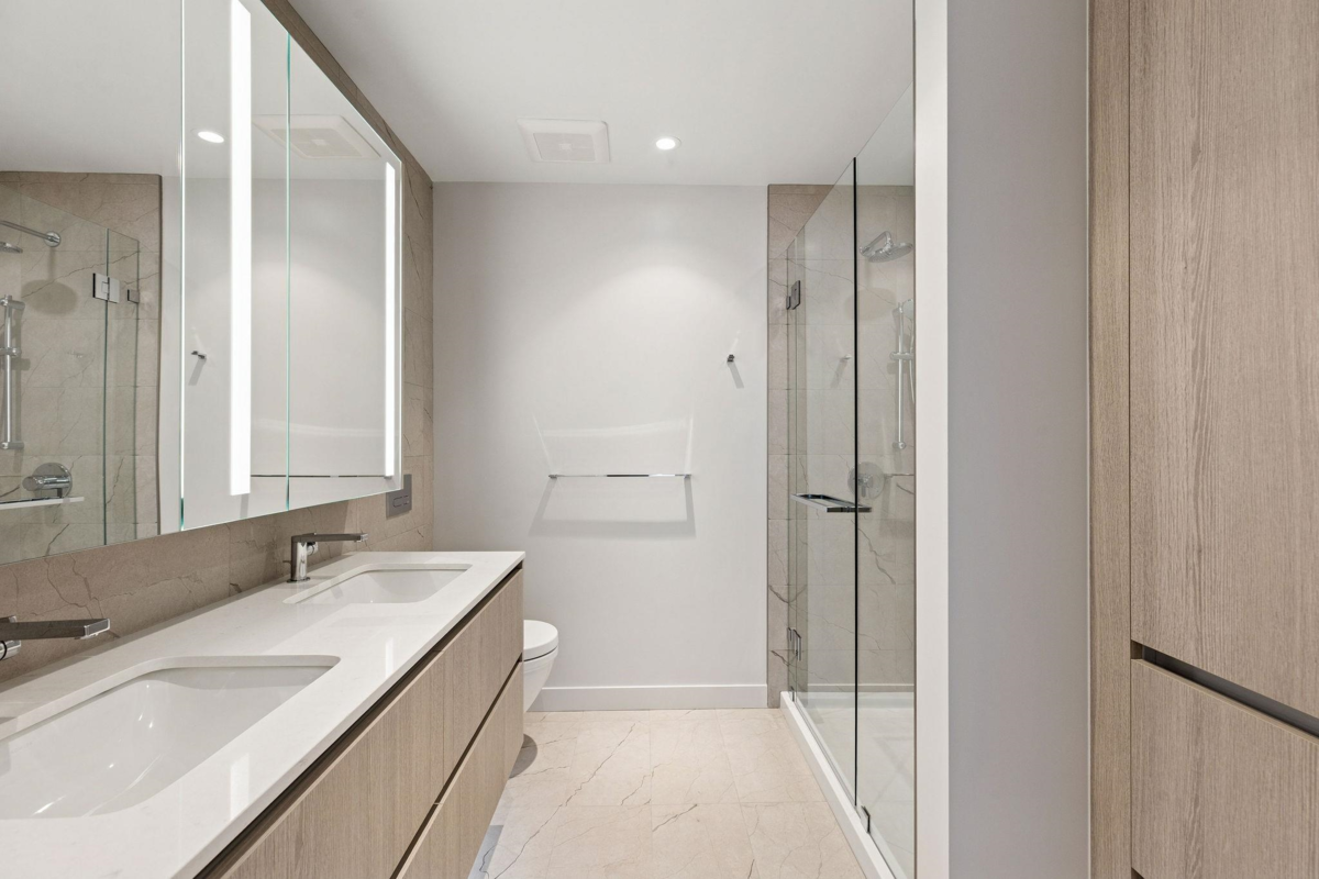 Guest Bathroom Photo of 3006 1500 Fern Street, North Vancouver, BC