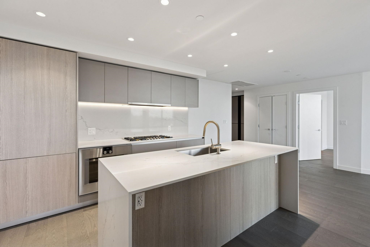 Kitchen Island Photo of 3006 1500 Fern Street, North Vancouver, BC