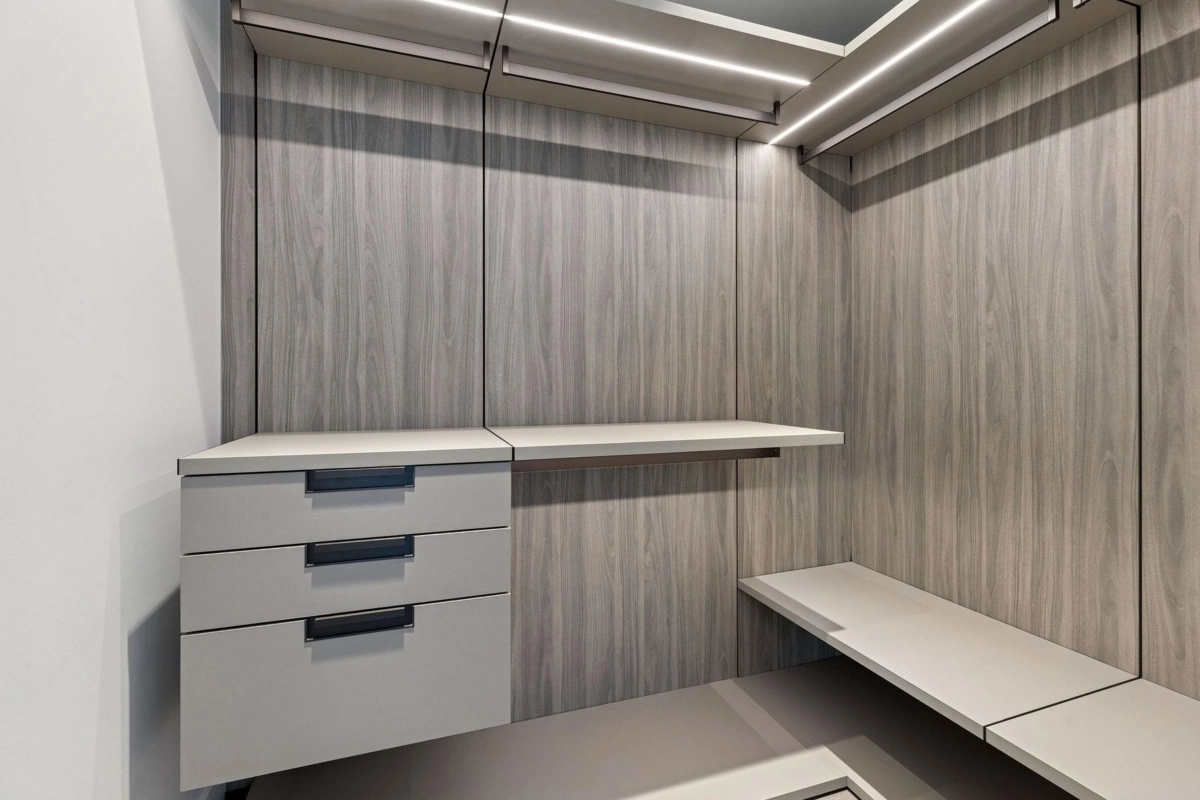 Laundry Room Photo of 3006 1500 Fern Street, North Vancouver, BC