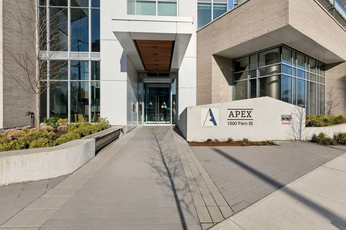 Swimming Pool Photo of 3006 1500 Fern Street, North Vancouver, BC