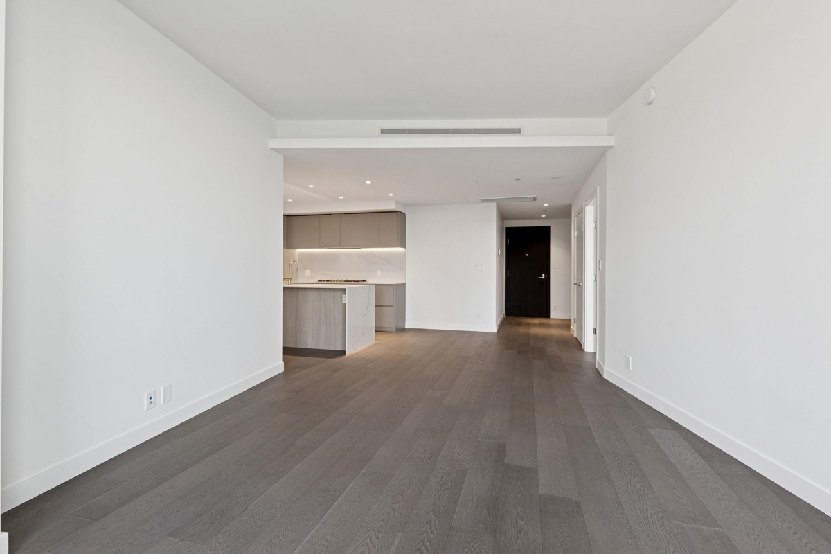 Walk-In Closet Photo of 3006 1500 Fern Street, North Vancouver, BC