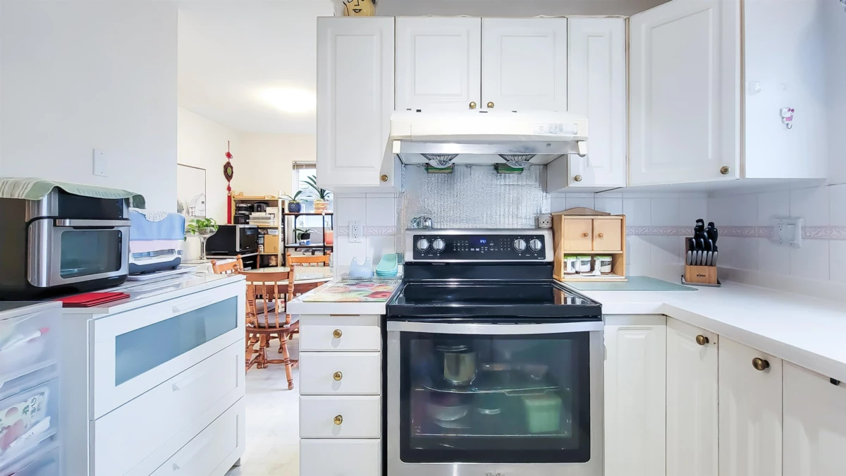 Primary Bathroom Photo of 26 2458 Pitt River Road, Port Coquitlam, BC
