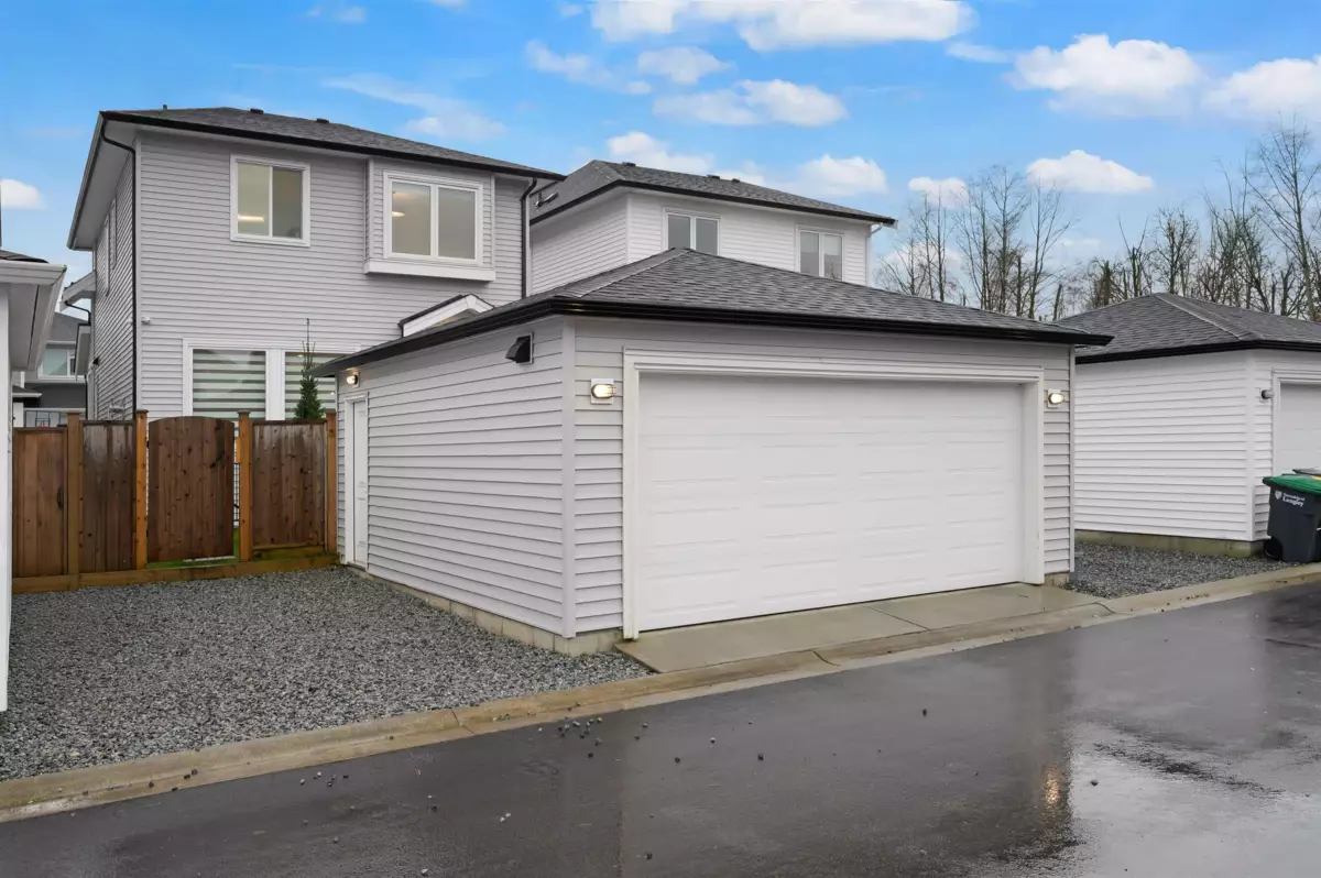 Outdoor Kitchen Photo of 19623 75 Avenue, Langley, BC
