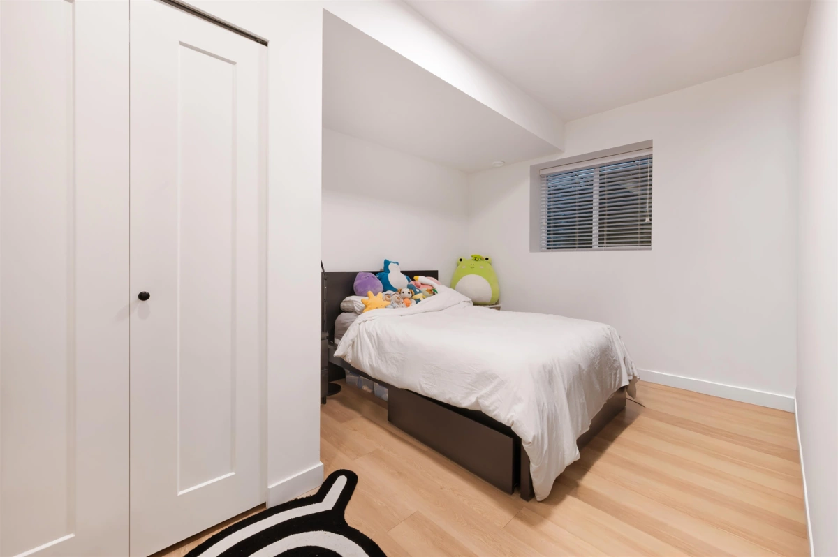 Swimming Pool Photo of 19623 75 Avenue, Langley, BC