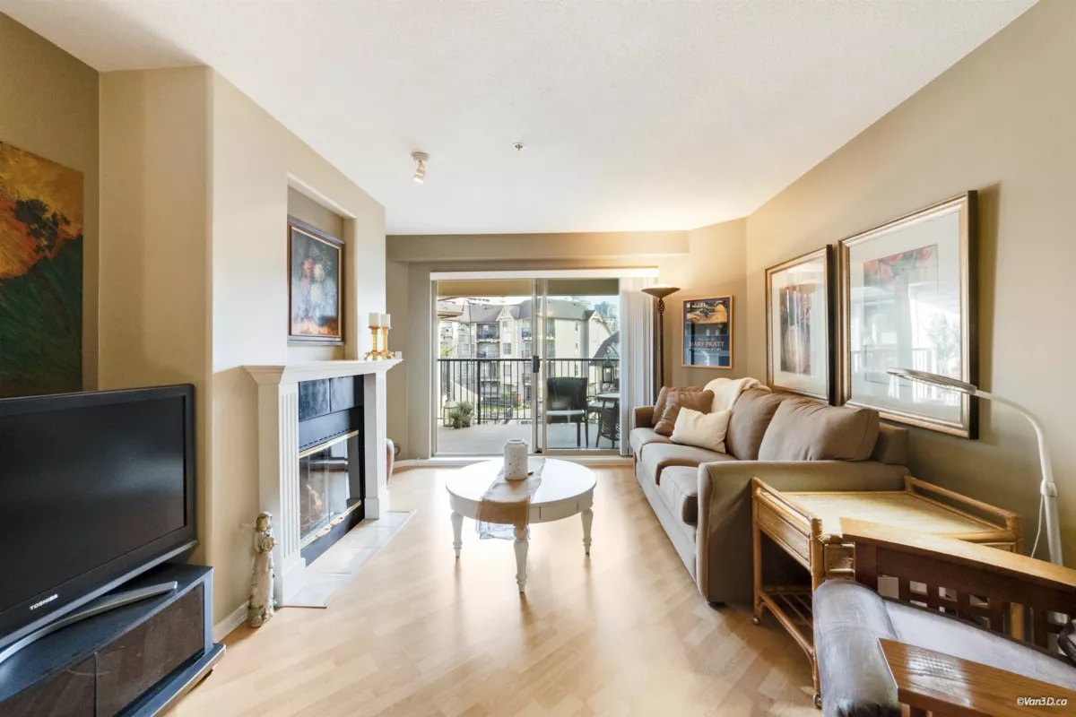 Family Room Photo of 510 215 Twelfth Street, New Westminster, BC