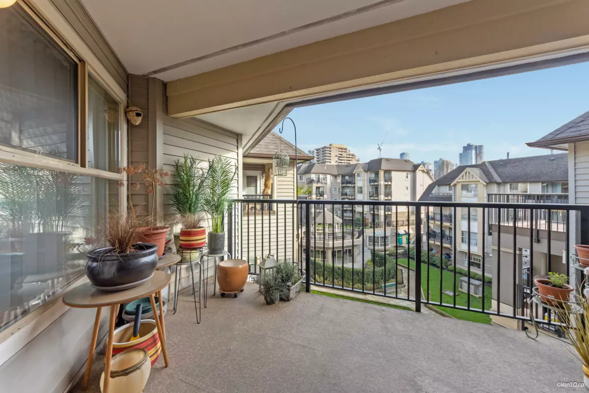 Laundry Room Photo of 510 215 Twelfth Street, New Westminster, BC