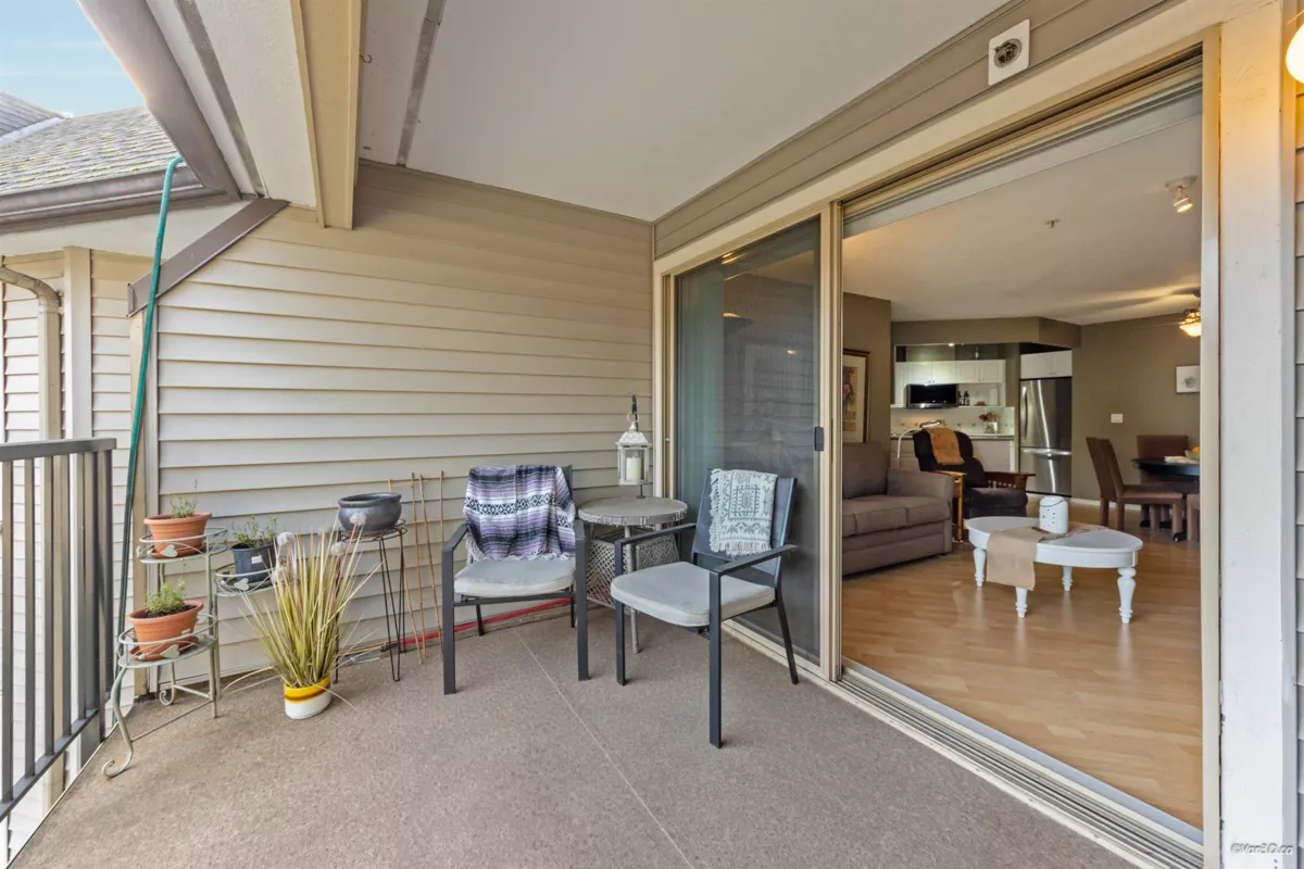 Mudroom Photo of 510 215 Twelfth Street, New Westminster, BC