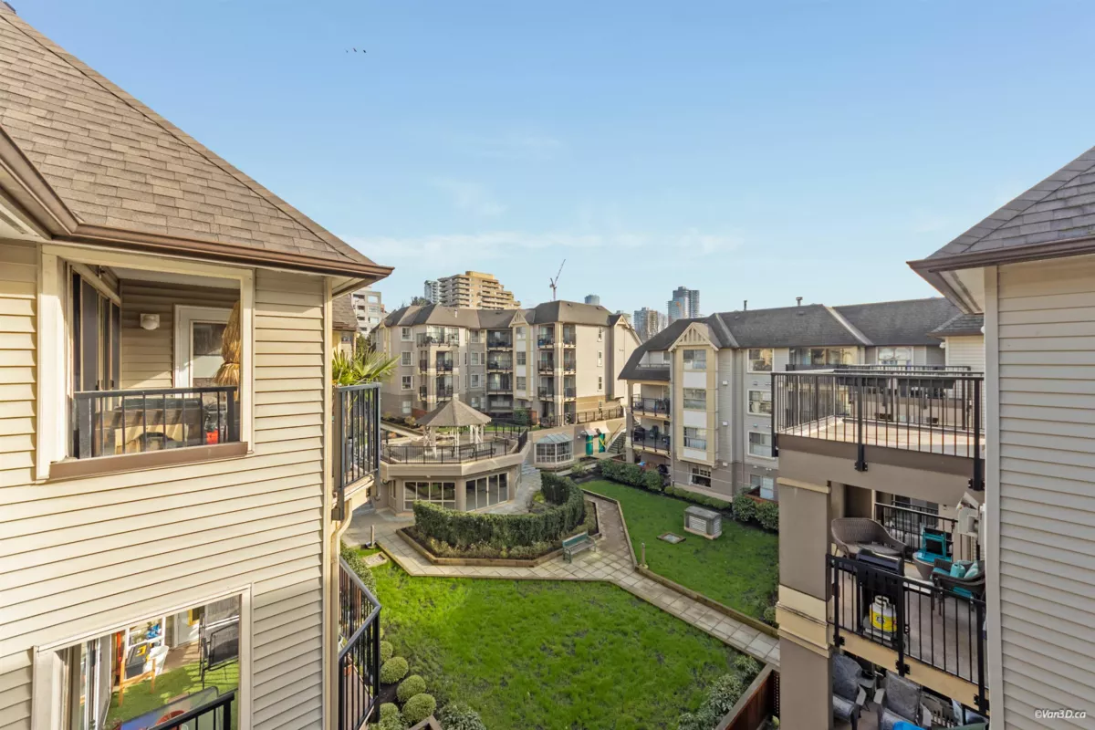 Staircase Photo of 510 215 Twelfth Street, New Westminster, BC