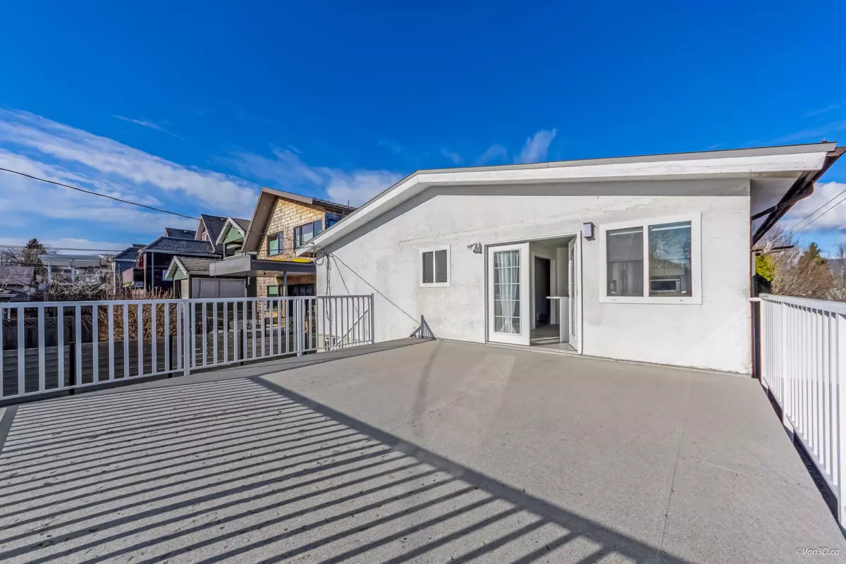Breakfast Nook Photo of 4346 Dundas Street, Burnaby, BC