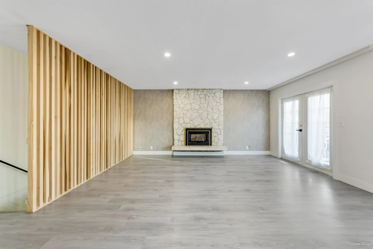 Hallway Photo of 4346 Dundas Street, Burnaby, BC