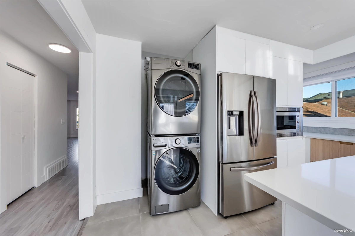 Kitchen Island Photo of 4346 Dundas Street, Burnaby, BC