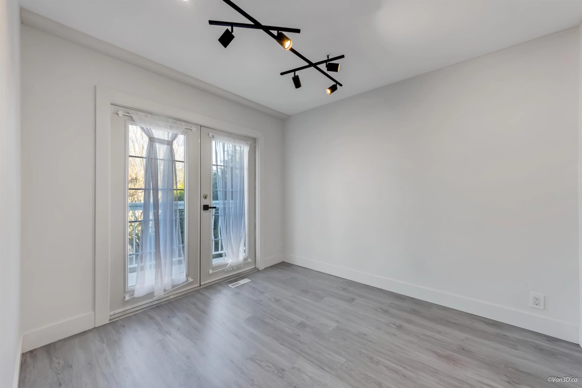 Laundry Room Photo of 4346 Dundas Street, Burnaby, BC