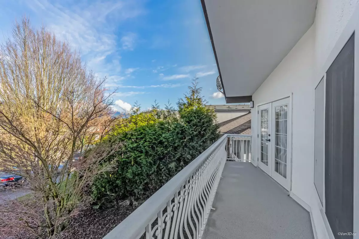 Loft / Bonus Room Photo of 4346 Dundas Street, Burnaby, BC