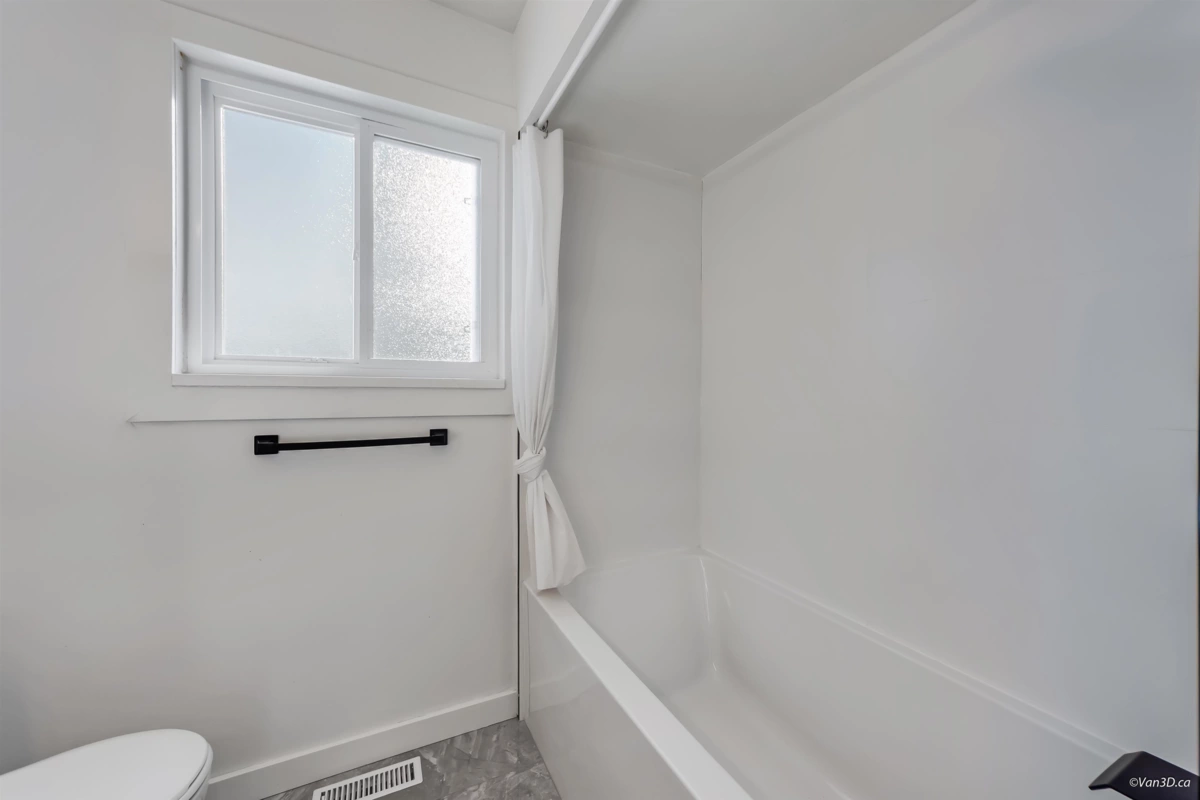 Primary Bathroom Photo of 4346 Dundas Street, Burnaby, BC