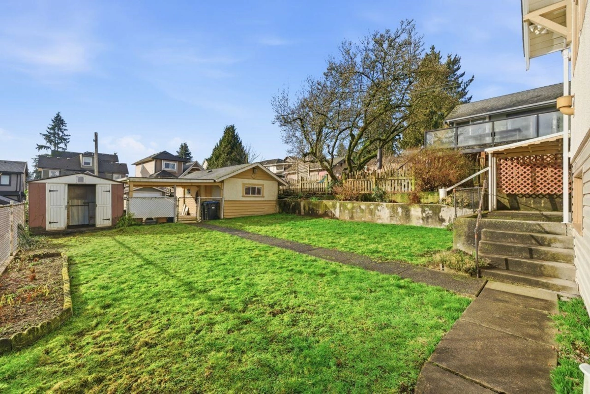 Outdoor Kitchen Photo of 348 Simpson Street, New Westminster, BC