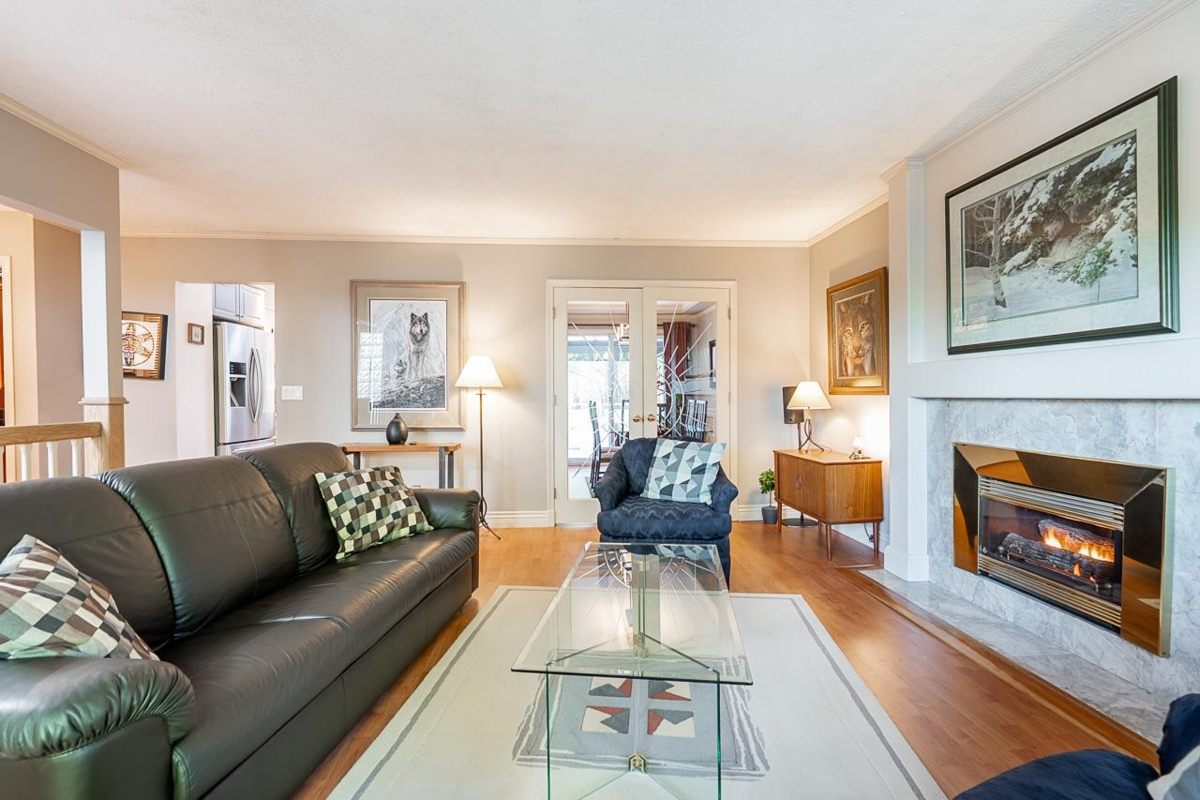 Family Room Photo of 11426 144a Street, Surrey, BC