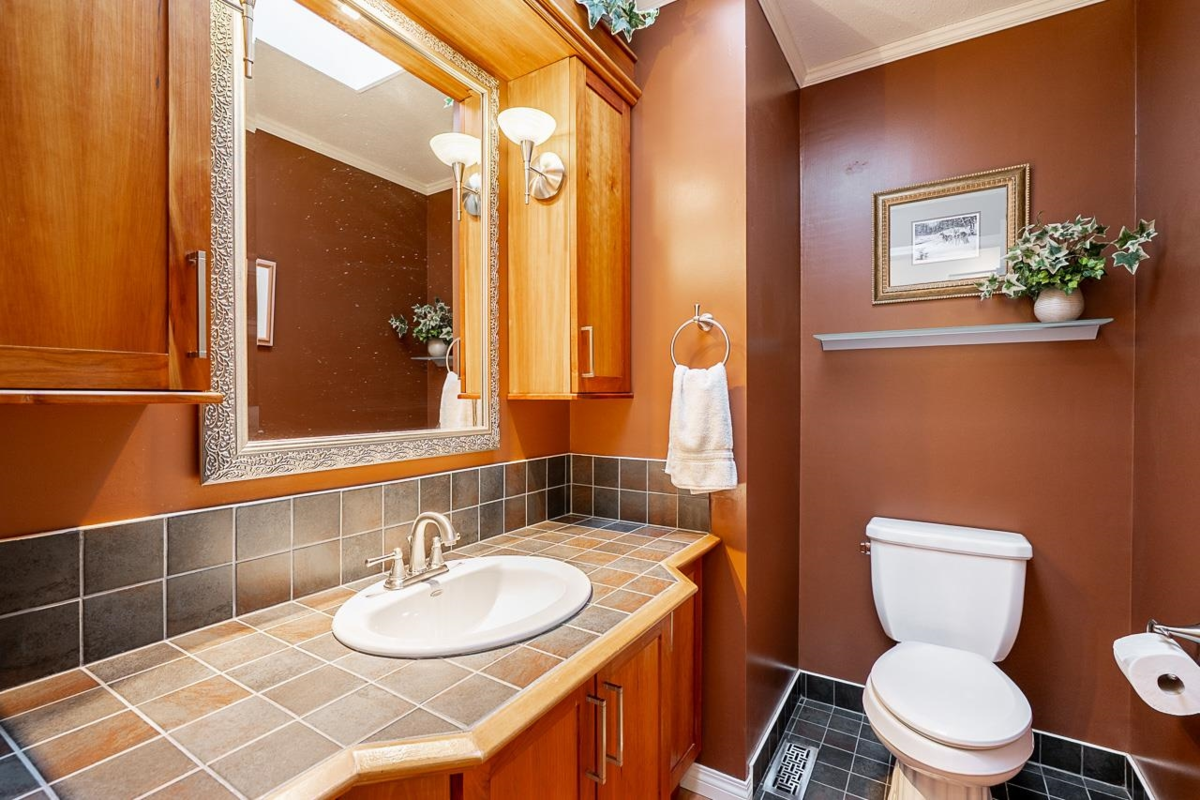 Guest Bathroom Photo of 11426 144a Street, Surrey, BC